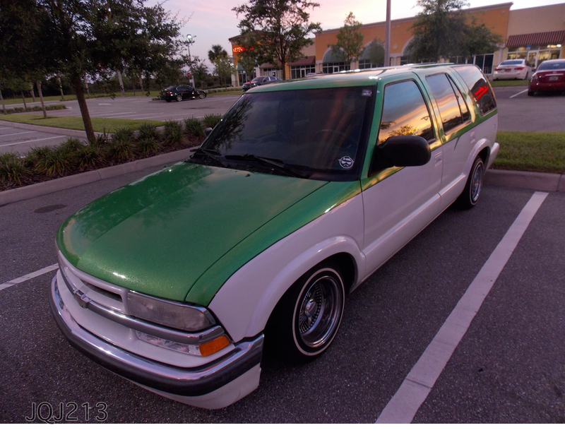 Illustration for article titled Just a few pics from our local car meet last night